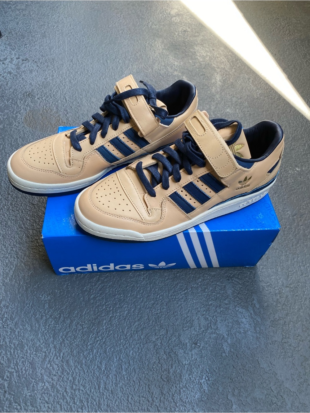 Adidas Forum 84 Low "Blue Thread" sneakers